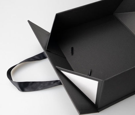 157gsm Art Paper Black Gift Box مع غطاء مغناطيسي صلب قابل للطي